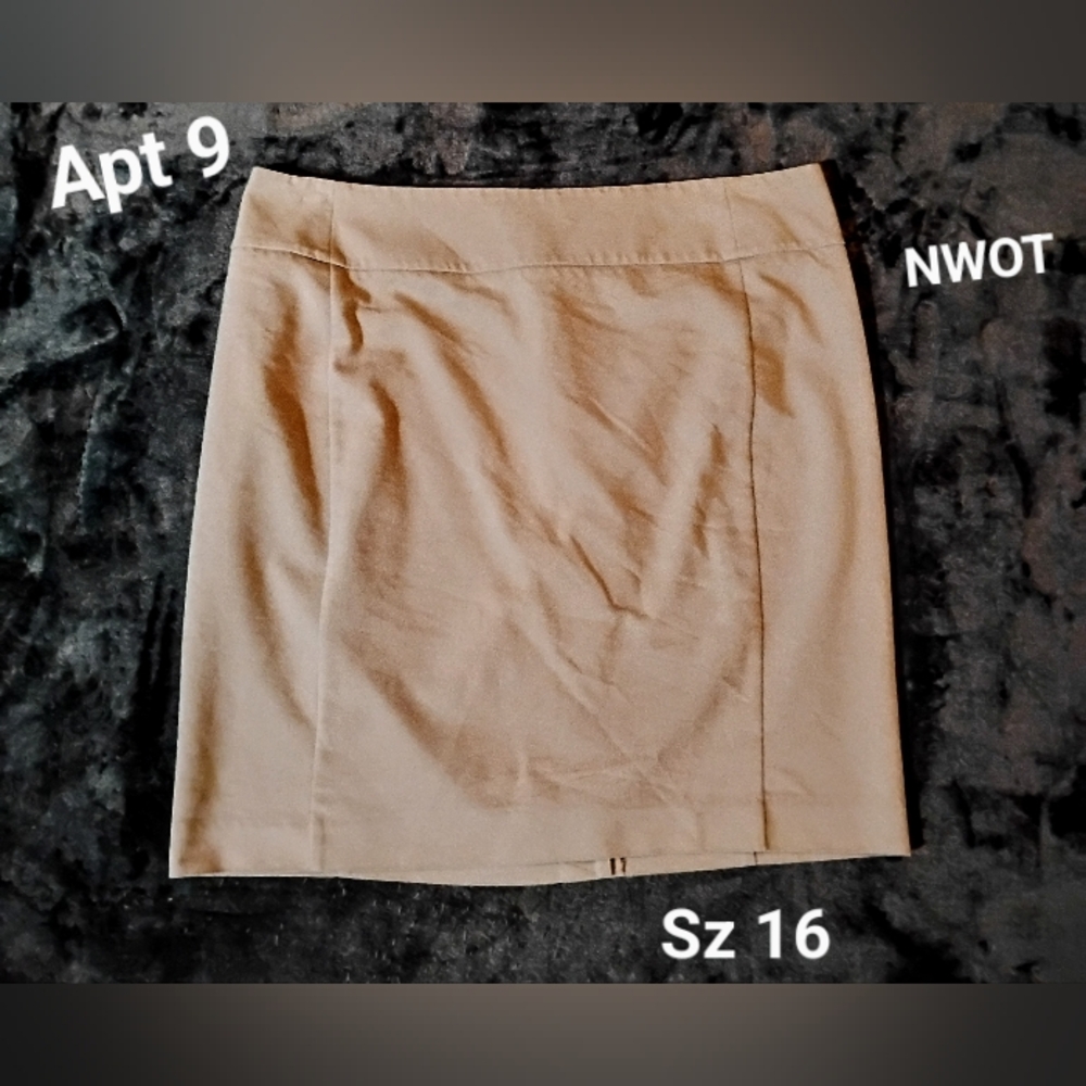Apt 9 plus size khaki pencil skirt cotton/polyester blend sz 16 NWOT